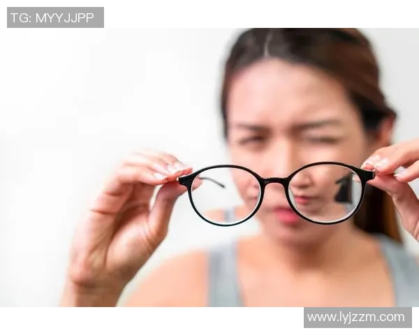 足球场上的女神崛起：聚焦女性球星的光辉时刻与无限潜力